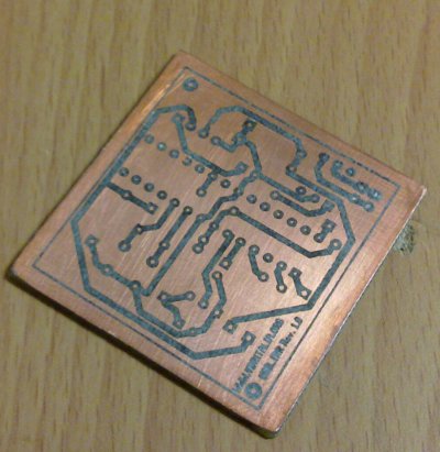 pcb coperto da toner laminato.