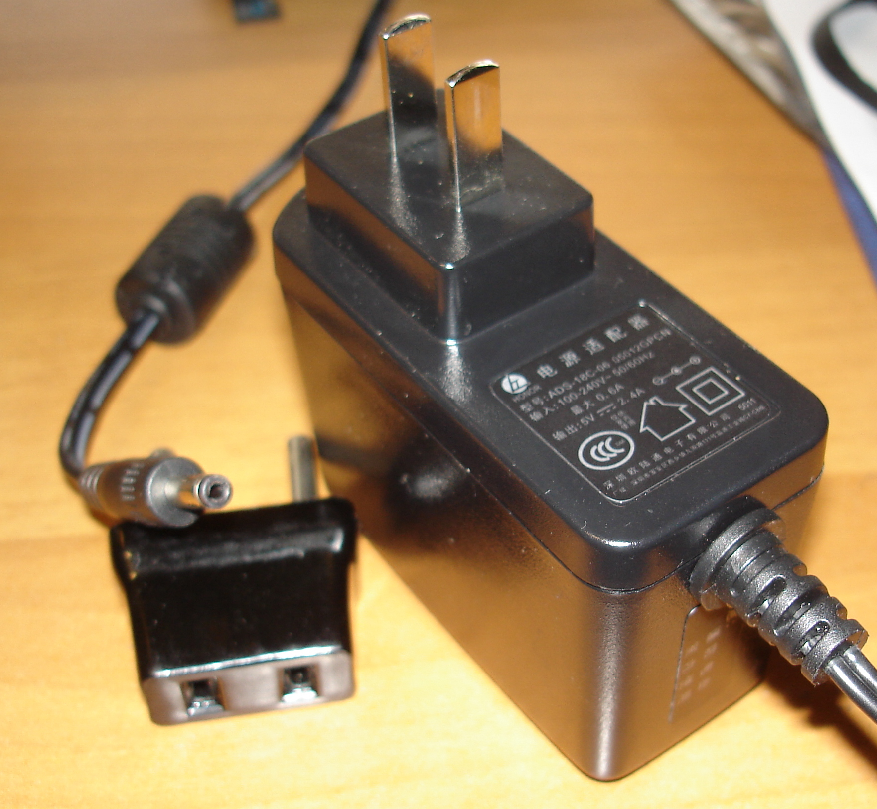 alimentatore originale mele<br />l'adattatore USA-EU non e compreso!